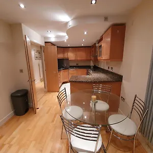 Canary Wharf, E14 9ne Apartment